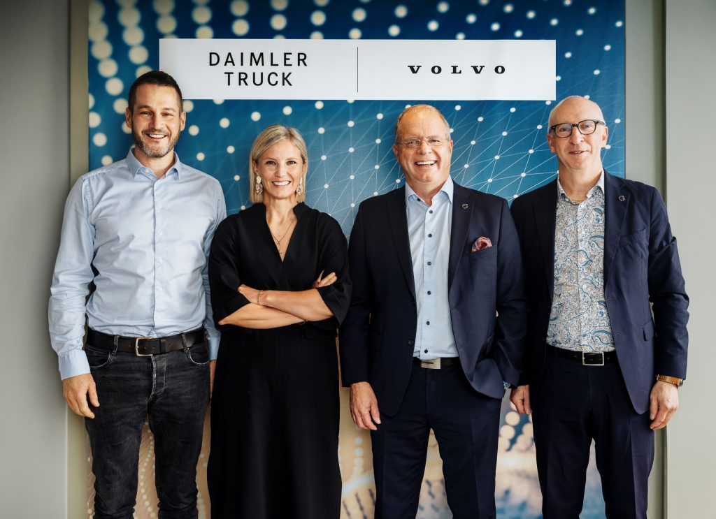 Daimler Truck ve Volvo Group, Yazılım Tanımlı Araç Platformu Geliştirecekleri Ortak Girişim İçin Anlaşma İmzaladı!