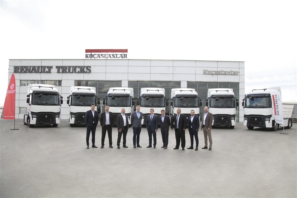 ARCLOG, Renault Trucks ile 10 yıllık iş birliğini 100 yeni araçla güçlendiriyor