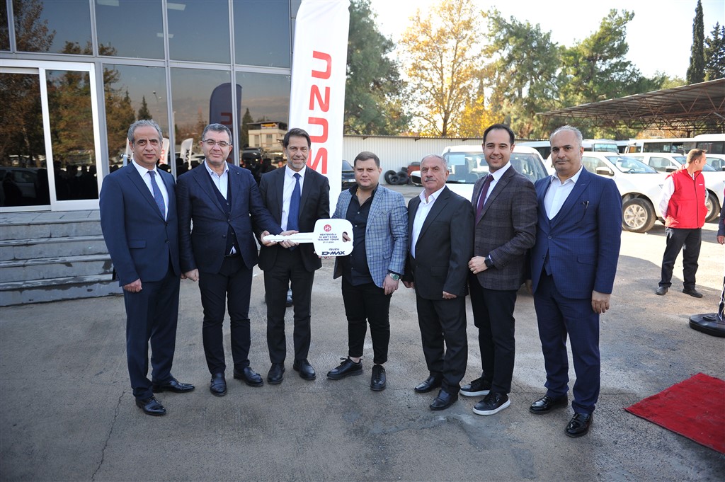 Anadolu Isuzu, Mehteroğlu Turizm’e Yeni D-Max 4X4 V Life Modeline Teslim Etti