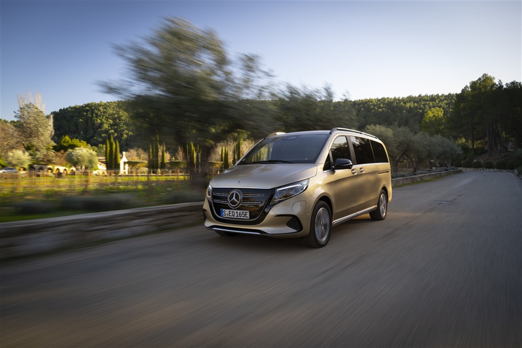 Tamamen elektrikli yeni Mercedes-Benz EQV ile lüks segmente elektrikli konfor geliyor