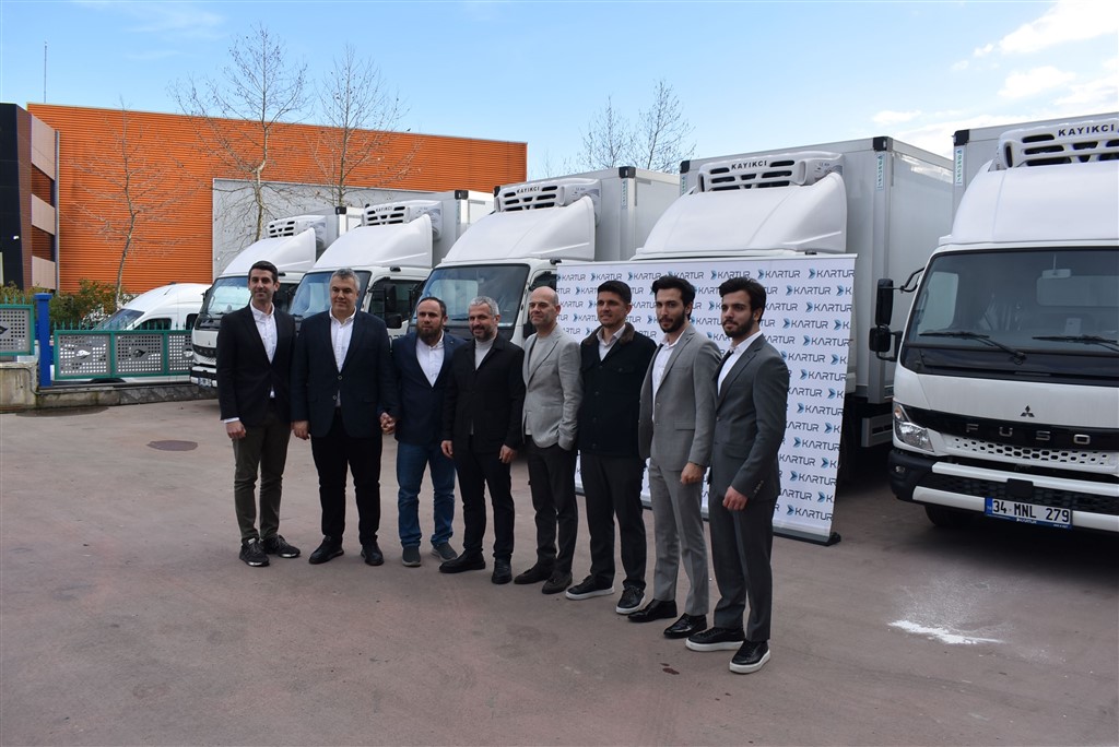 TEMSA, Kartur Grup’a 25 adet Fuso Canter teslim etti